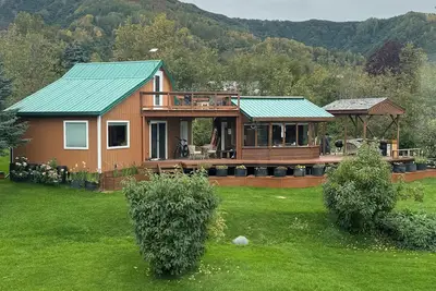Image de Sleeps 4, close to town. Bayviews!