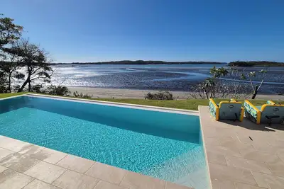 Image de Stunning seaside villa with jacuzzi