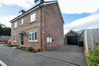 Image de Countryside Comfort near Sharphill Woods