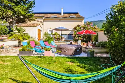 Image de Belle maison à Saint-Fortunat-sur-Eyr avec vue panoramique