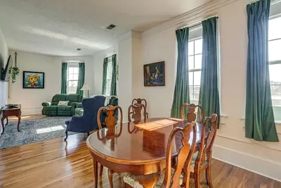Image de Historic Apartment in Chapman! Walkable Getaway