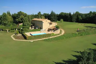 Image de gite du golf dans un écrin de 30 hectares à 5 mn de la place aux herbes