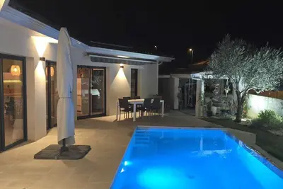 Image de Villa avec piscine chauffée, 8 per, 4 ch