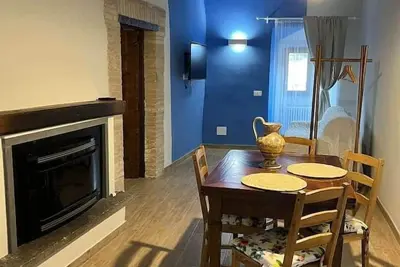 Image de A Blue Primrose in the hamlet