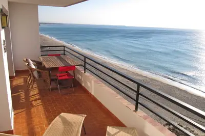 Image de Front Line Beach Front Penthouse