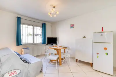 Image de Le cocoon 4 personnes climatisation wifi à  30 m de la plage animaux acceptés