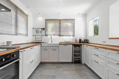 Image de Marvelous 5-bedroom villa with Ac in Marbella