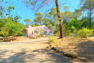 Image de Beautiful villa in the trees with air-con and pool