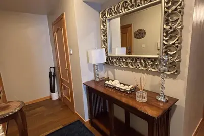 Image de Corraleith/Cozy 2 Bedroom/2 Bath Leith Flat: Tram at Ocean Terminal: Parking