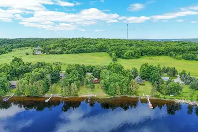 Image de Beautiful Restoule Getaway