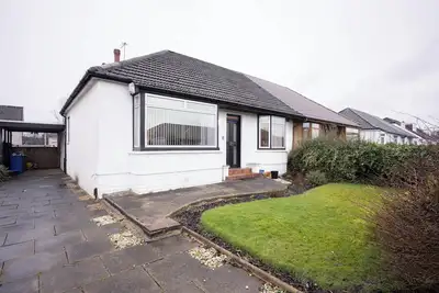 Image de Spacious Home | 10 mins to Airport & Braehead - Pass the Keys