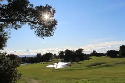 Image de Appartement situé idéalement dans le magnifique golf de Saumane de Vaucluse