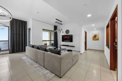 Beachfront Jbr l Stunning Views, Pool & Gym