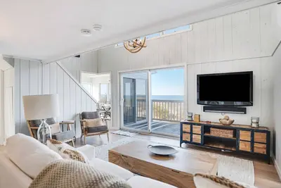 Image de Charming Southampton waterfront retreat with stunning Peconic Bay views