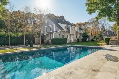 Image de Serene Southampton Escape Near Bay and Preserve ~2. 5 miles from Shinnecock. . .