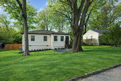 Image de Upper Westside Retreat House 2 bedroom  Backyard  Covered Parking