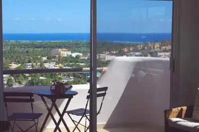 Image de Amazing Ocean View! Walking to the beach and downtown!