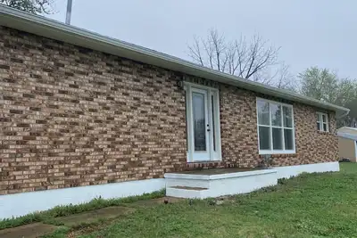 Image de Charming 3-bedroom cottage with a beautiful country view located close to town.