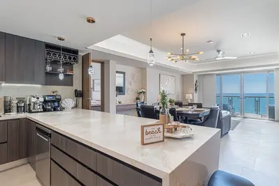 Image de One 1502 Full– Beach Paradise with First-Class Comfort and Ocean Views