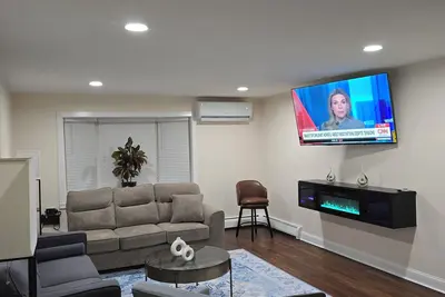 Image de Fully Furnished 2-Bedroom Brooklyn Apartment – Ideal Extended Stay