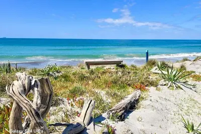 Step Back in Time – Retro Beachfront Bach at Pukehina