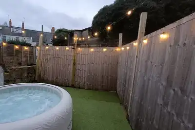 Image de Triplex Hot Tub House with Private Garden