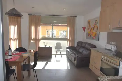 Image de Appartement lumineux au centre de Roses, à 300 m de la plage. Parfait pour 6 personnes