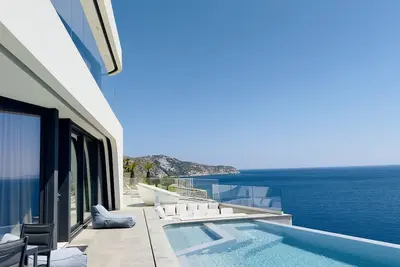 Image de Seafront Villa Elatheia, Divine Sea Views, Private Infinity Pool, Furnished.
