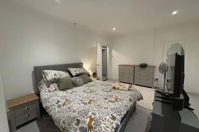 Image de Terrasse spacieuse à 3 lits, bonnes liaisons