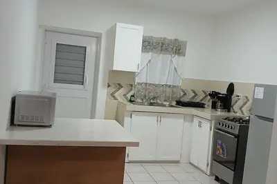 Image de 2 Bedroom Apartment with Car