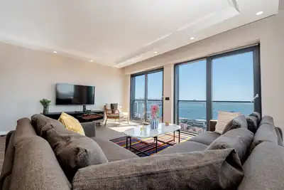 Bosphorus View with Elevator - 2 Bedrooms with 3 Double Beds