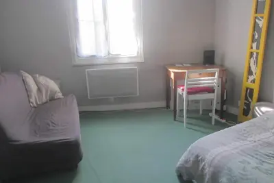 Image de Maison de centre-bourg avec 2 chambres, jardin et piscine extérieure