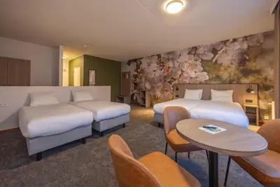 Image de Scenic Room Near Nijmegen Perfect for Family Adventures! Indoor Pool, Parking!