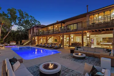 Image de New! Lux Estate, Pool, Hot Tub, Sauna, Cold Plunge