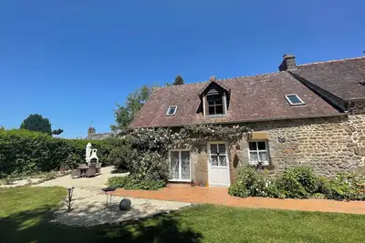 Image de 2-bedroom cottage in charming Le Grais surrounded by uninterrupted views.