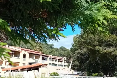 Image de Résidence de Bandol, appartT2 de 54 m2 avec une terrasse de 22m2, classé 3 étoiles