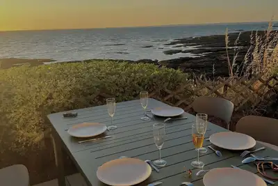Image de Pêcherie de la Pointe : maison pieds dans l'eau