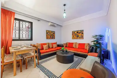 Spacious 49m² Studio for 4 Guests – Comfortable & Quiet