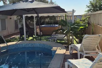 Image de Beach house with pool and Whirlpool