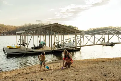 Image de Lake Hartwell- Hot Tub -Game Rm -Outdoor Movies-Deep Water Double slip dock