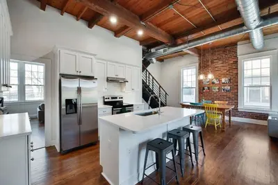 Image de Spacious 5-bedroom building with Ac in tranquil Cincinnati