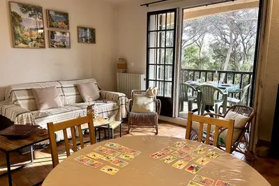 Image de Studio avec piscine et parking - 4 pers.