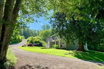 Image de Charming Hansville 4-bedroom home -- perfect for families and nature enthusiasts