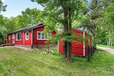 Image de Mareyz is cozy, modern, comfortable, peaceful & relaxing home in Grand Marais.