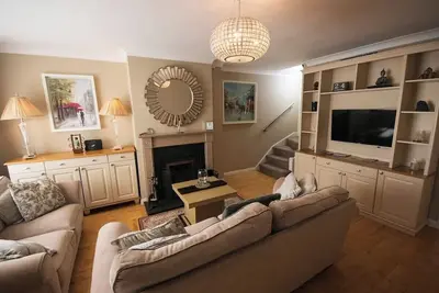 Image de 2 Bed House - Sleeps 4 - Pets - Parking - Wifi