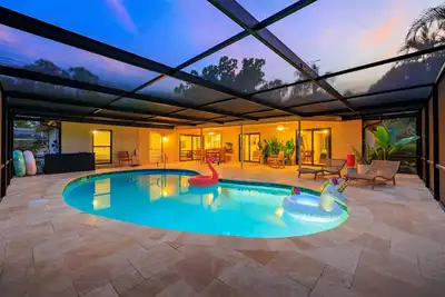 Image de Heated Saltwater Pool Near Beaches by Indian Rocks