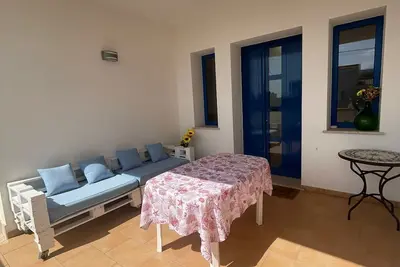 Caputo villa with parking space and immense garden