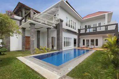 Image de Stunning, 5-Bedroom Villa with Gwk View in Ungasan