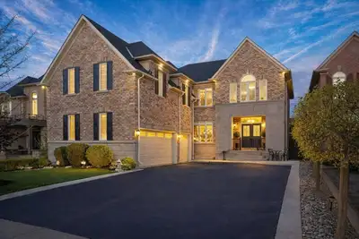 Image de Private 3br Estate | 2 Separate Suites