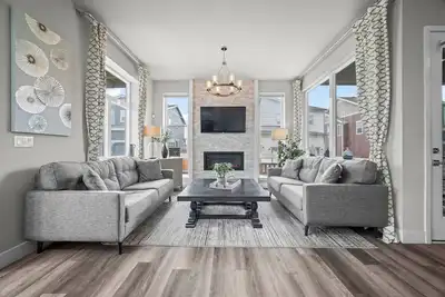 Image de Rooftop Sunset Escape  | Bbq & Billiards |Sleeps 8